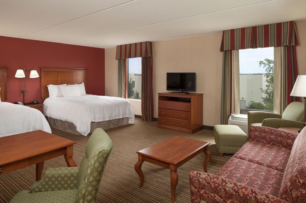 Hampton Inn & Suites Chicago - Либертивилл Экстерьер фото