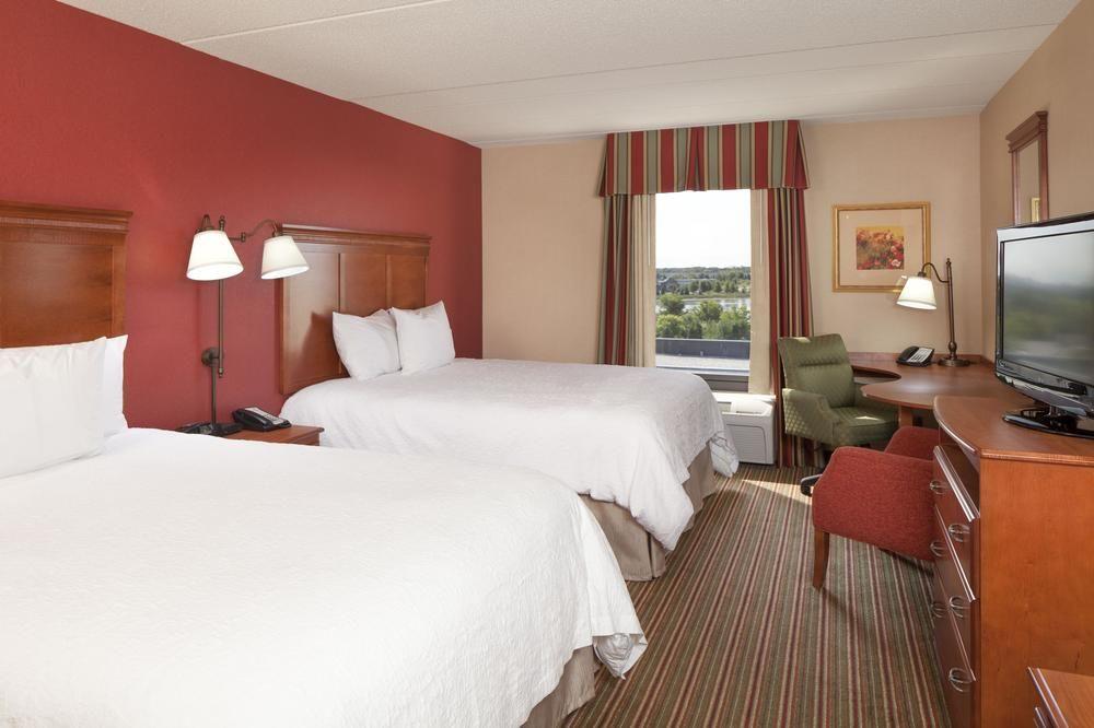 Hampton Inn & Suites Chicago - Либертивилл Экстерьер фото