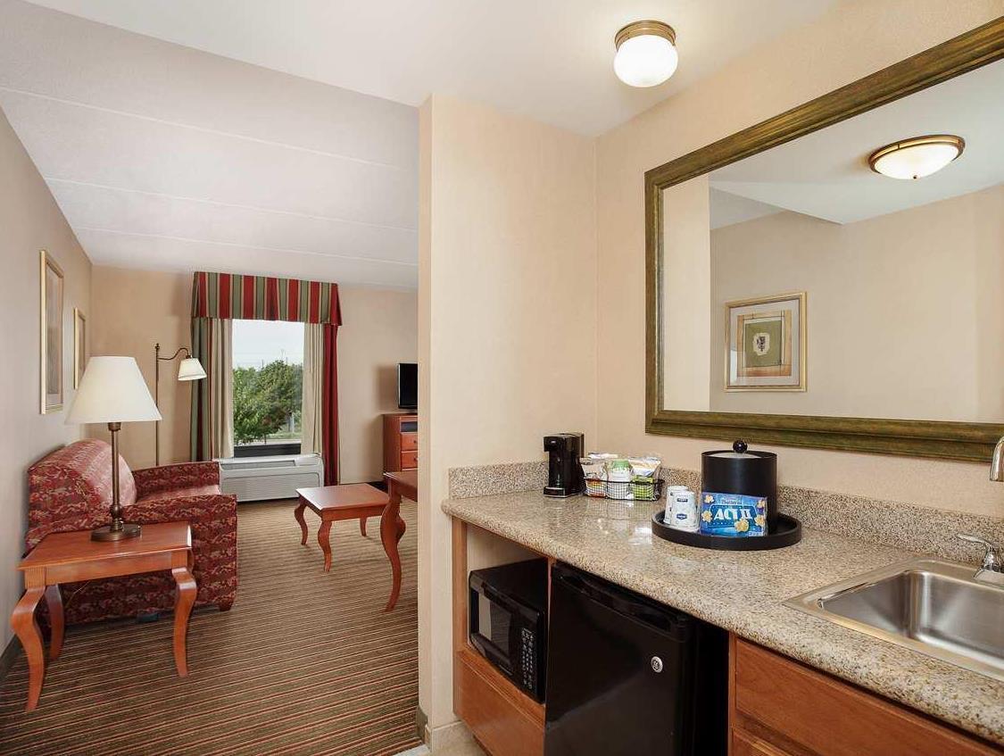 Hampton Inn & Suites Chicago - Либертивилл Экстерьер фото