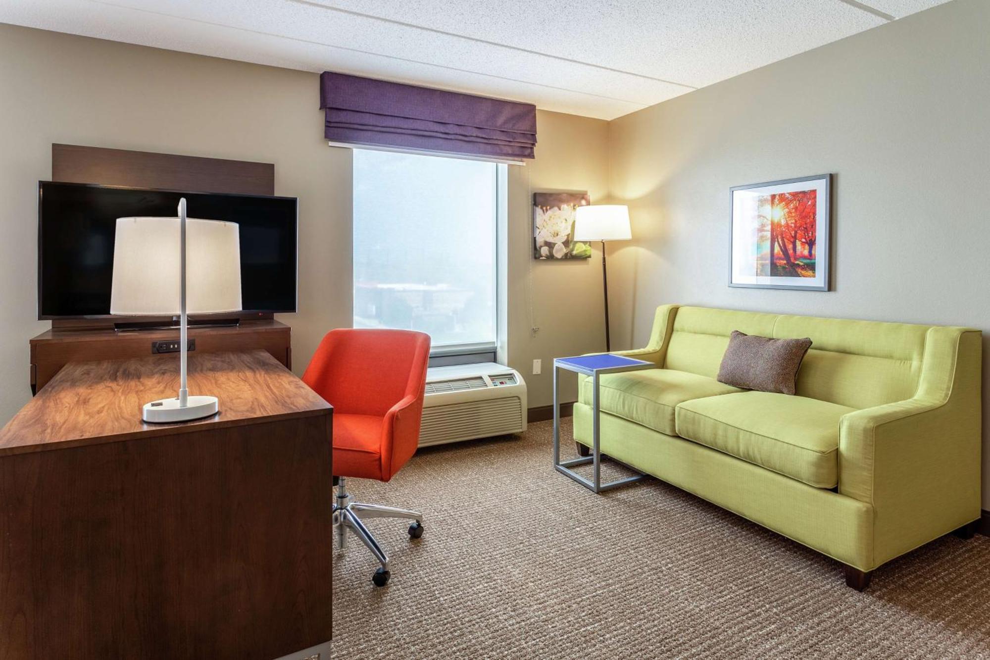 Hampton Inn & Suites Chicago - Либертивилл Экстерьер фото