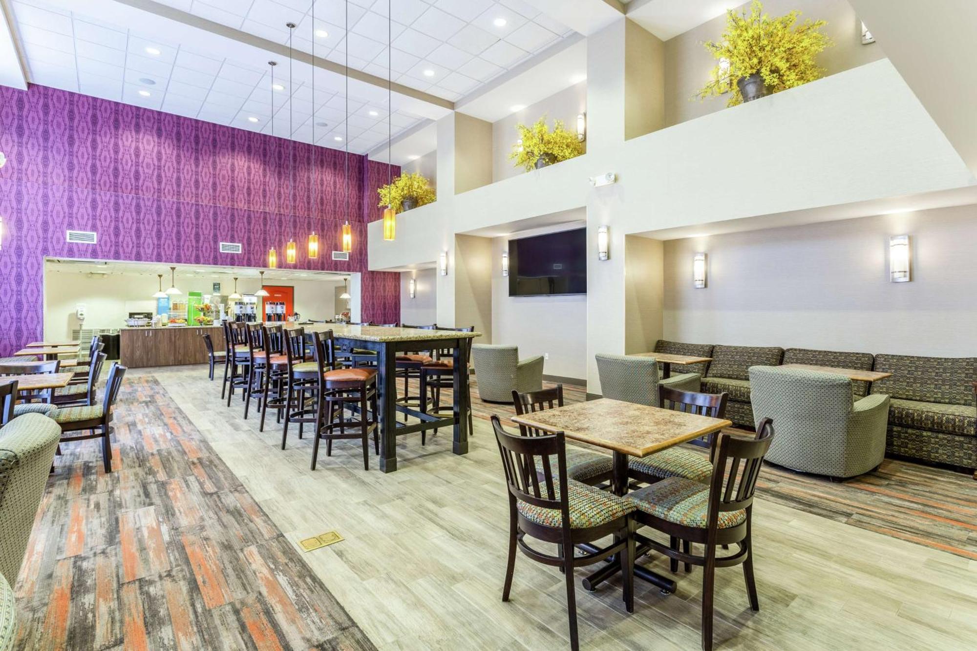 Hampton Inn & Suites Chicago - Либертивилл Экстерьер фото