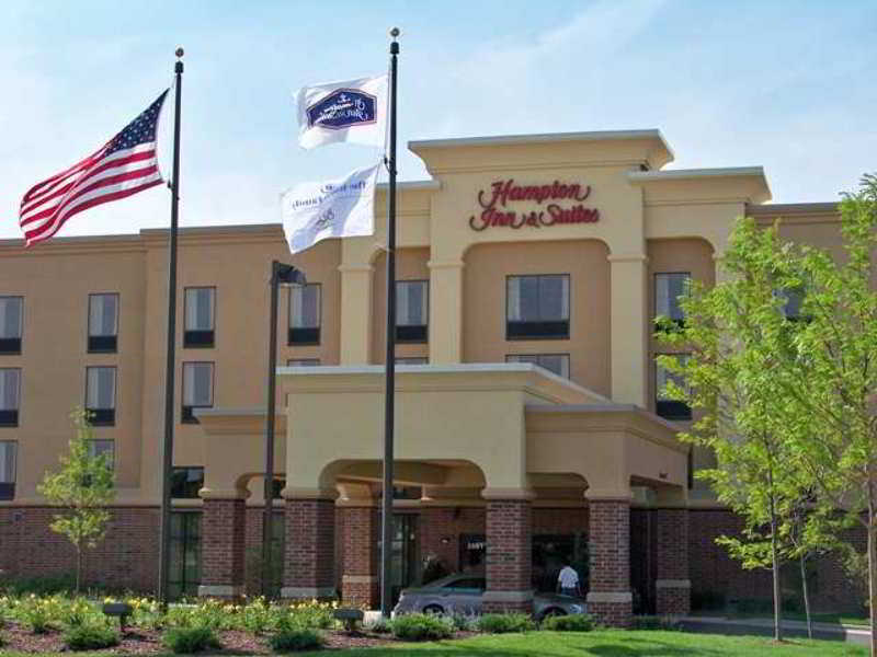 Hampton Inn & Suites Chicago - Либертивилл Экстерьер фото