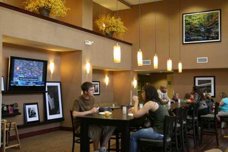 Hampton Inn & Suites Chicago - Либертивилл Ресторан фото