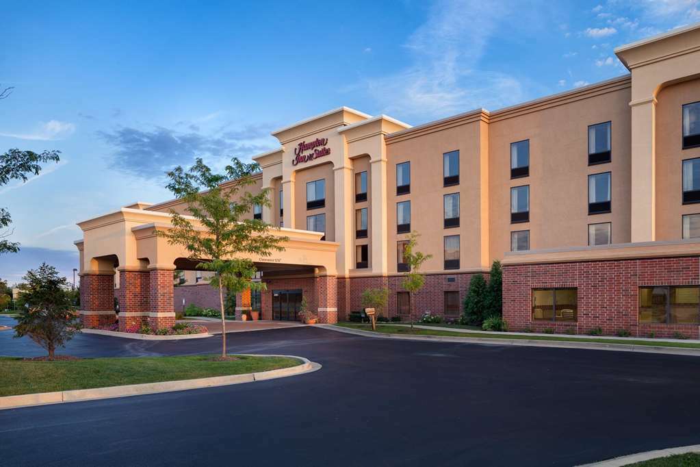 Hampton Inn & Suites Chicago - Либертивилл Экстерьер фото
