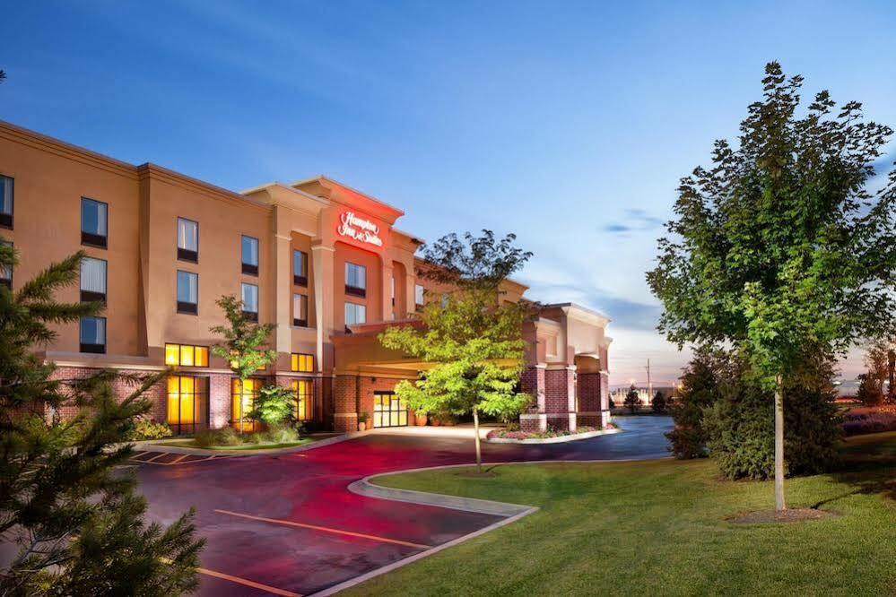 Hampton Inn & Suites Chicago - Либертивилл Экстерьер фото